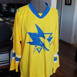 San Jose Sharks T-Shirt.